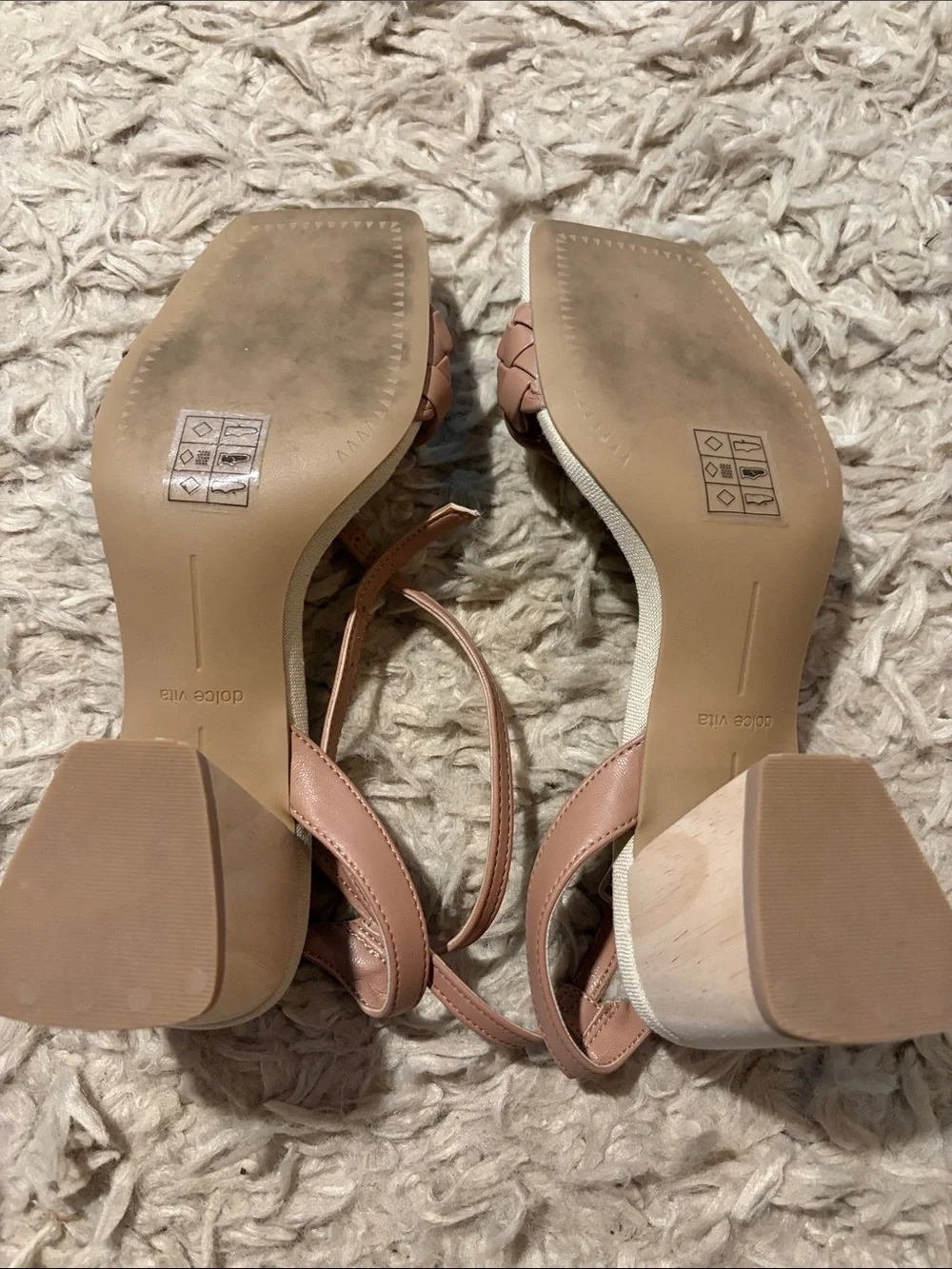 Dolce Vita Maren Sandal- size 6